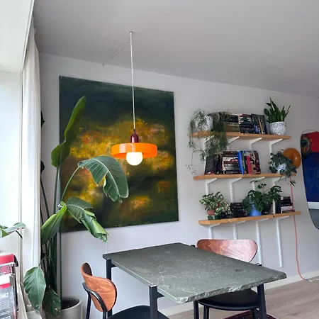 Modern With Forest View, Close To The Subway 아파트