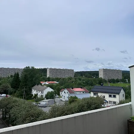 Modern With Forest View, Close To The Subway *